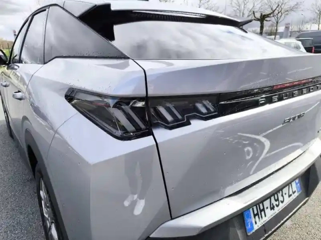 Peugeot 3008 hybrid 145 e-dcs6 — photo 57