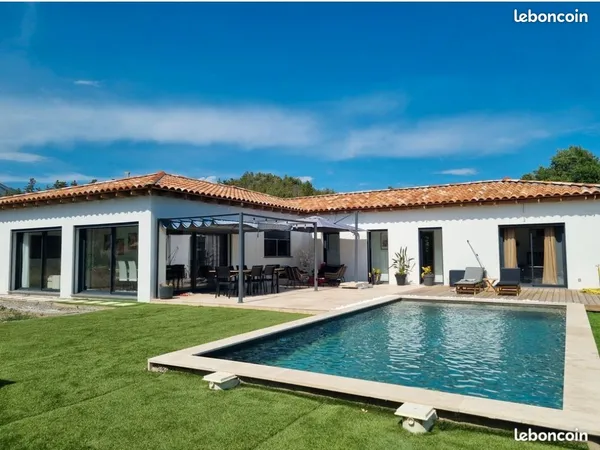 - maison 6 pièces - 4 chambres - piscine 8x4- jardin 1 500 m² -garage - sans vis-à-vis - exposition 