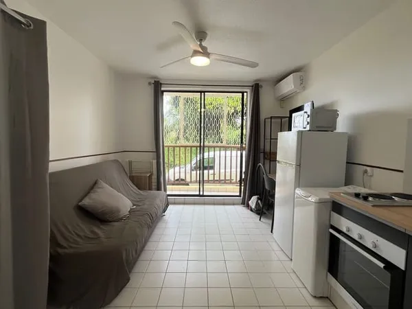 Studio 1 pièce 17 m²
