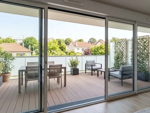 T2 DERNIER ETAGE TERRASSE PARKING
