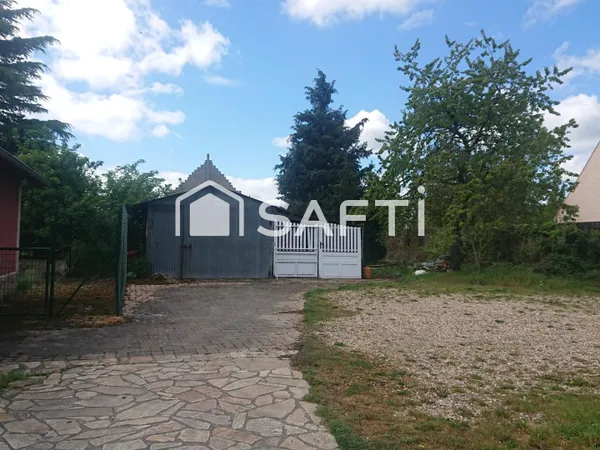 Villa de 300 m2 sur terrain de 2000 m2 avec travaux