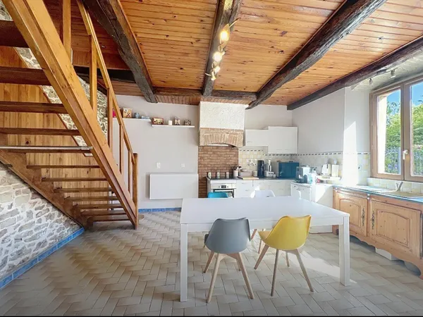 Maison de village F5 avec jardin et piscine