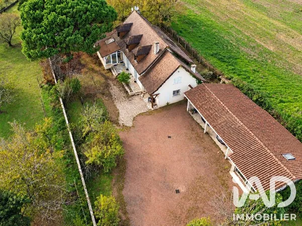 Maison 8 pièces 190 m²