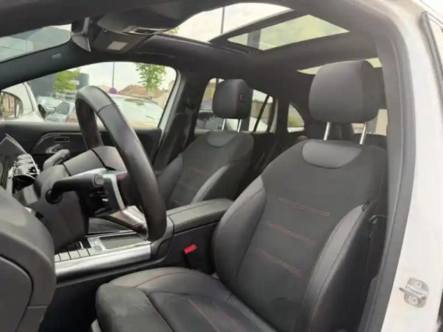 Mercedes Gla 200 d amg line — photo 34