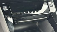 Peugeot 2008 e-2008 156ch 54 kWh Allure — photo 16