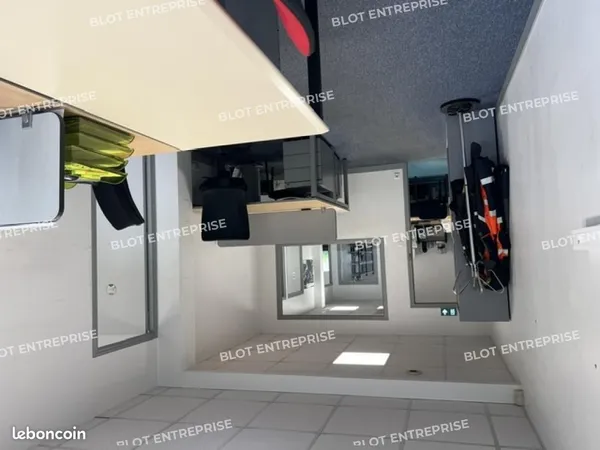 Bureaux 186 m²