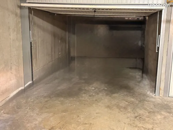 Parking/box 19 m² Lyon