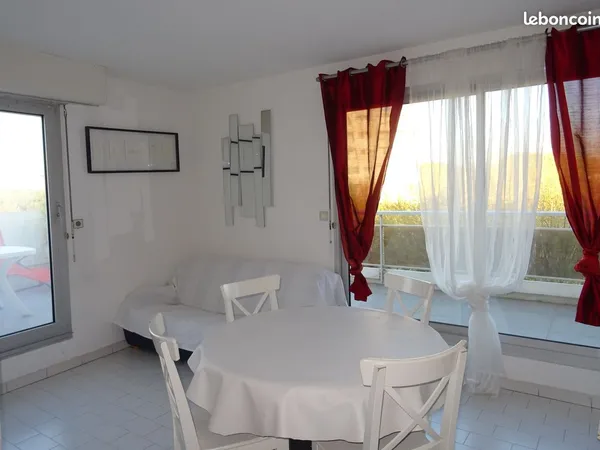 Tres beaut3 meuble + terrasse+parking