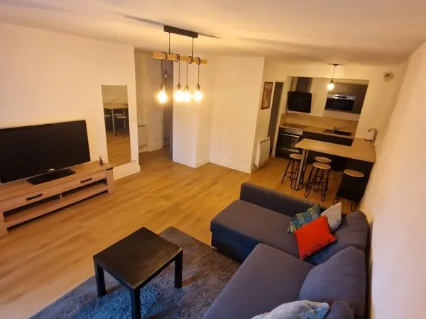 Appartement 2 pièces 45m2 RDC avec parking