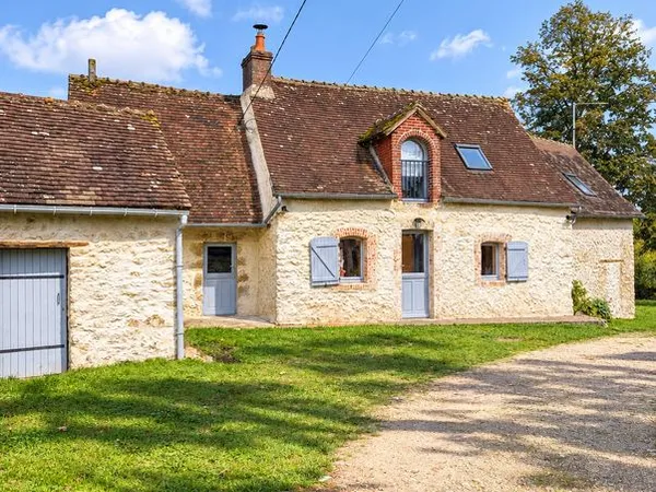 LONGÈRE MEUBLÉE 101 m² - 3 CHAMBRES - JARDIN 786 m² - CALME