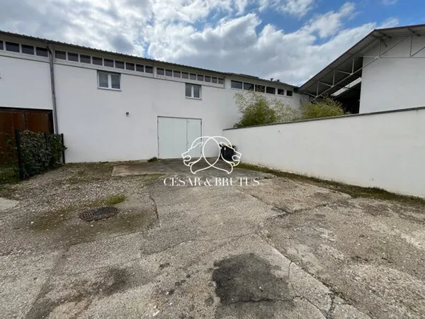 Loue local d'activité - 180 m² - Pusignan 69330