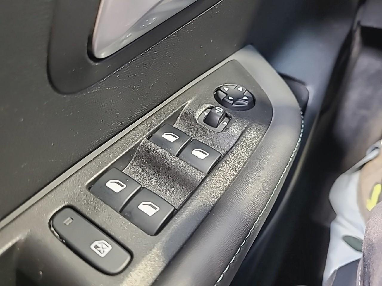 Peugeot 208 puretech 100 s&s bvm6 allure — photo 23