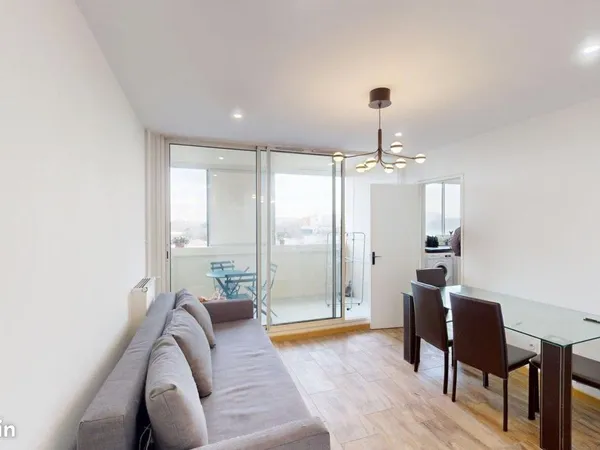 Chambre 5 pièces 76 m²