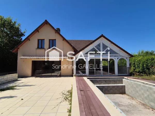 Maison contemporaine 185 m² - 4 chambres - Terrain 1 165 m² - Grange-l'Évêque