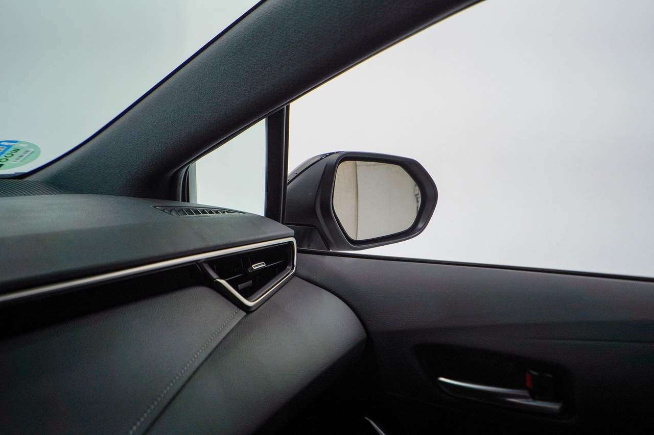 Toyota Corolla Touring Sports — photo 28