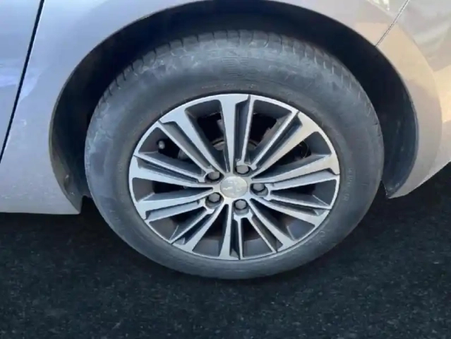 Peugeot 308 1.5 bluehdi 130ch s&amp;s allure business eat8 — photo 13