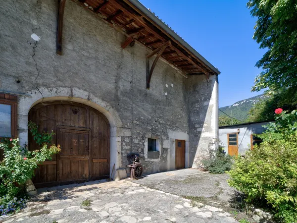 Grange à rénover avec permis de construire déposé - Ballon (01) - Valserhône