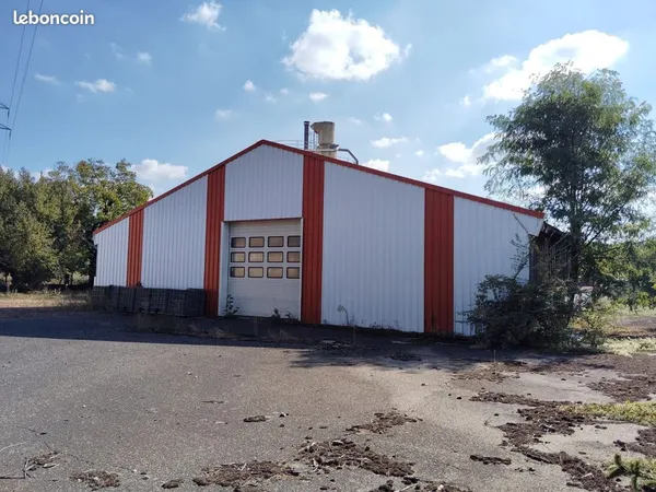 Entrepôt 600 m² RUY