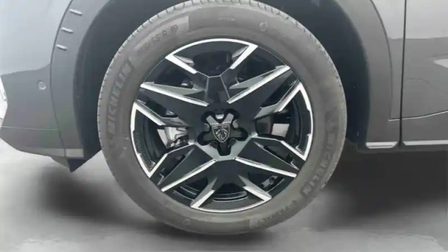Peugeot 3008 hybrid 145 e-dcs6 — photo 37