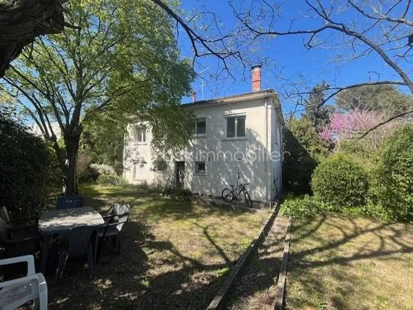 Maison 10 pièces 148 m²