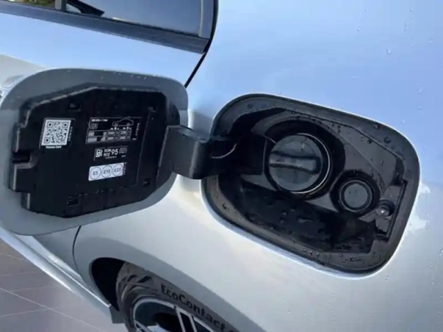 Mercedes Classe A 200 amg line — photo 11