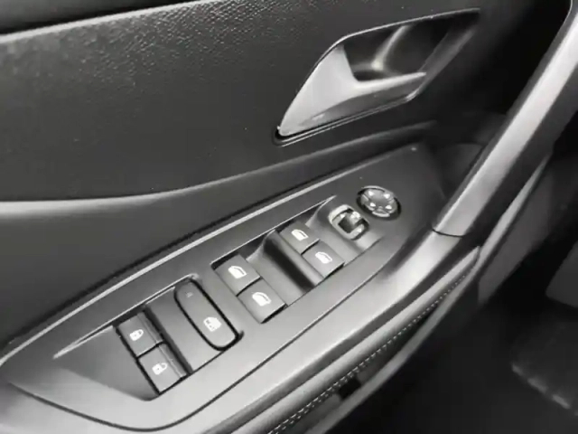 Peugeot 408 hybrid 136 e-dcs6 gt — photo 20
