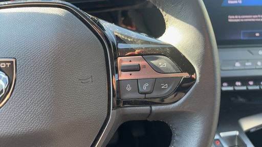 Peugeot 308 1.2 PureTech 130 EAT8 - Business – 2023 – 15167 km – Essence – Boîte Automatique — photo 10