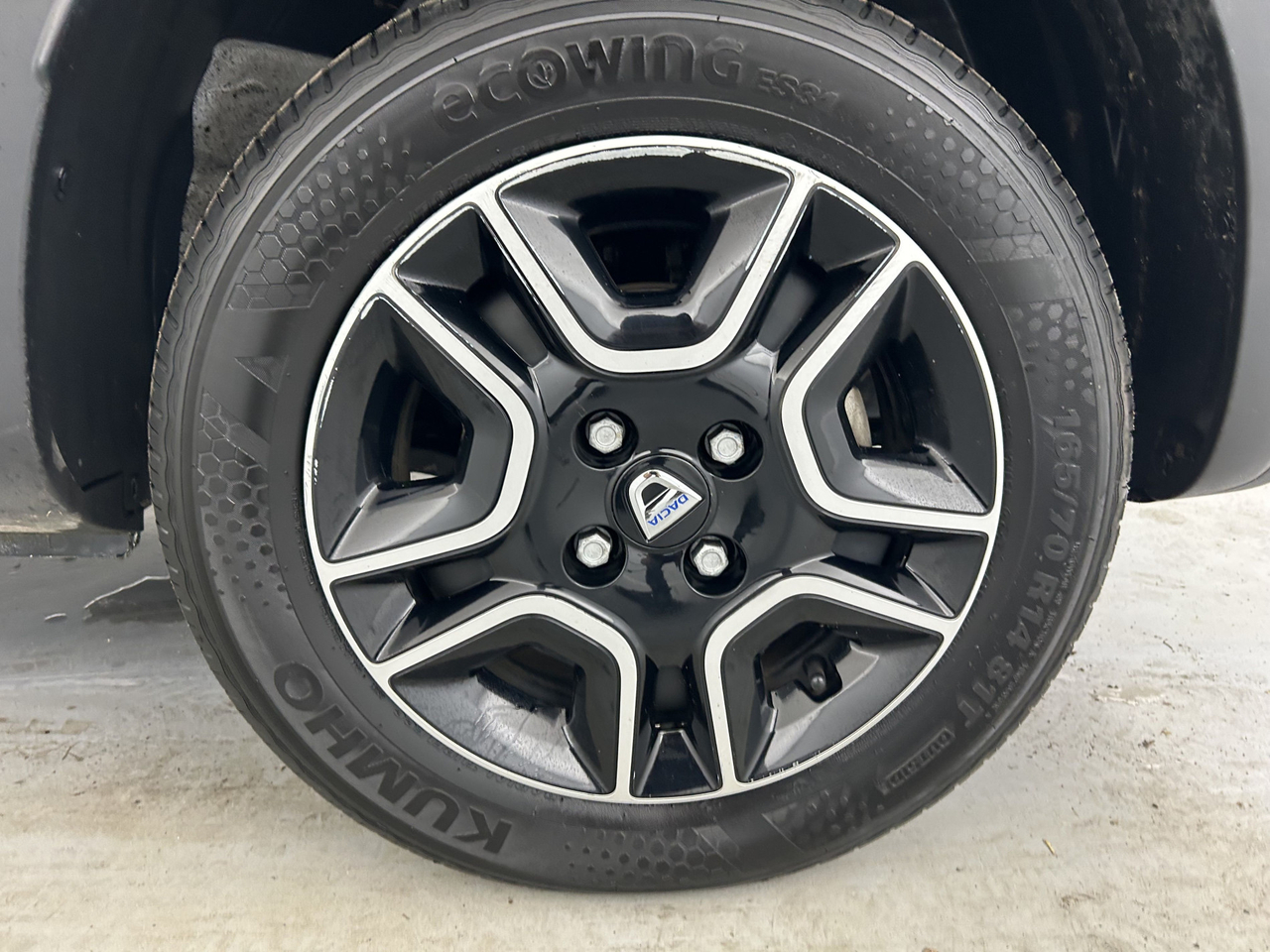 Dacia Spring — photo 21