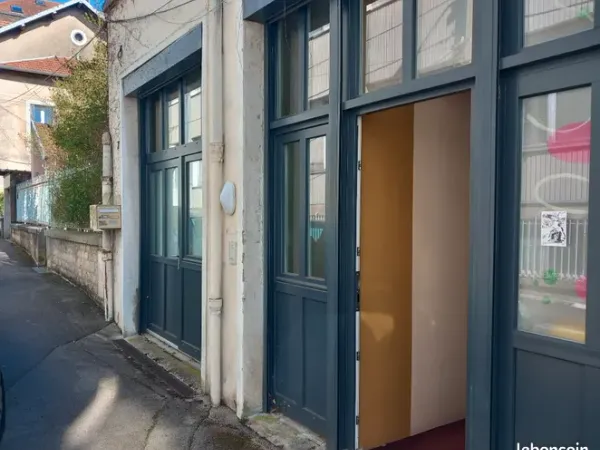 Loue local commercial - 40m²