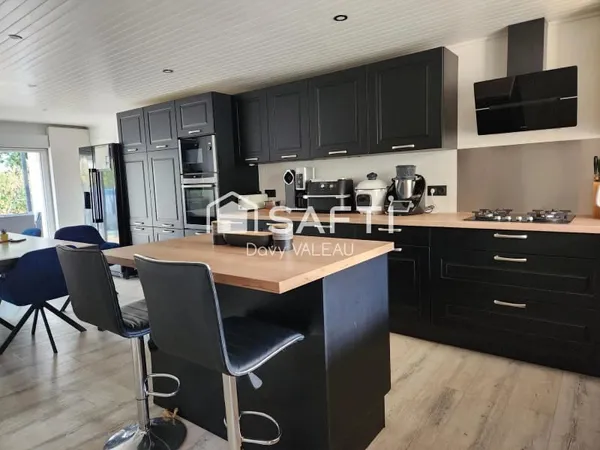 Maison 8 pièces 158 m²