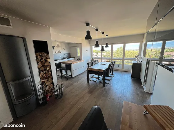 Attique meublé 84 m² vue Genève - Bail mobilité
