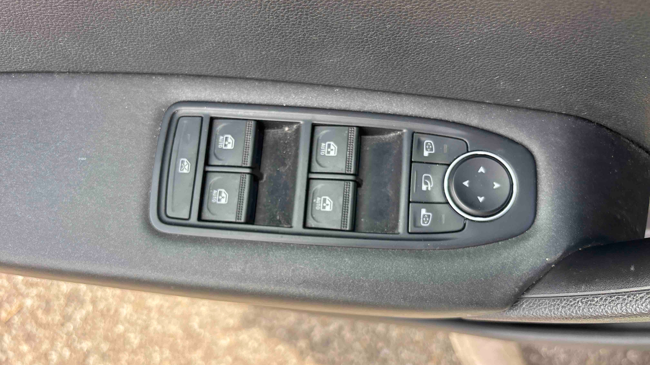 Renault Captur TCe 90 — photo 20