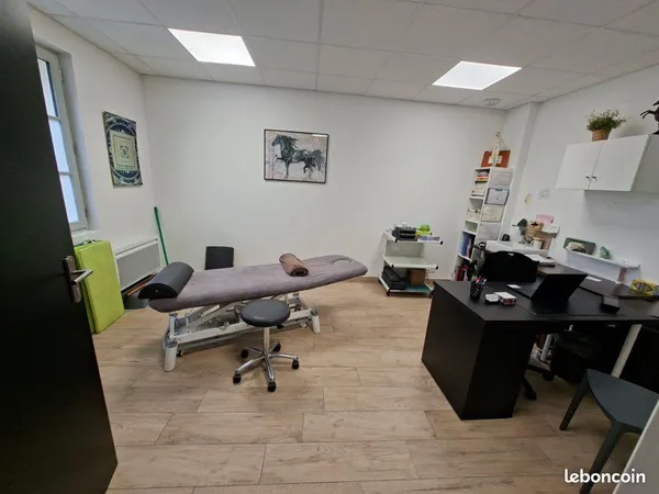 Bureau et espace de travail Location Saint-Grégoire  31m² 890€