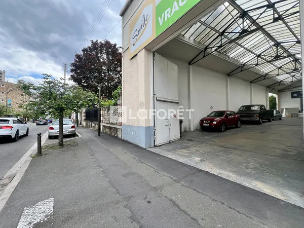 Local commercial 403 m²