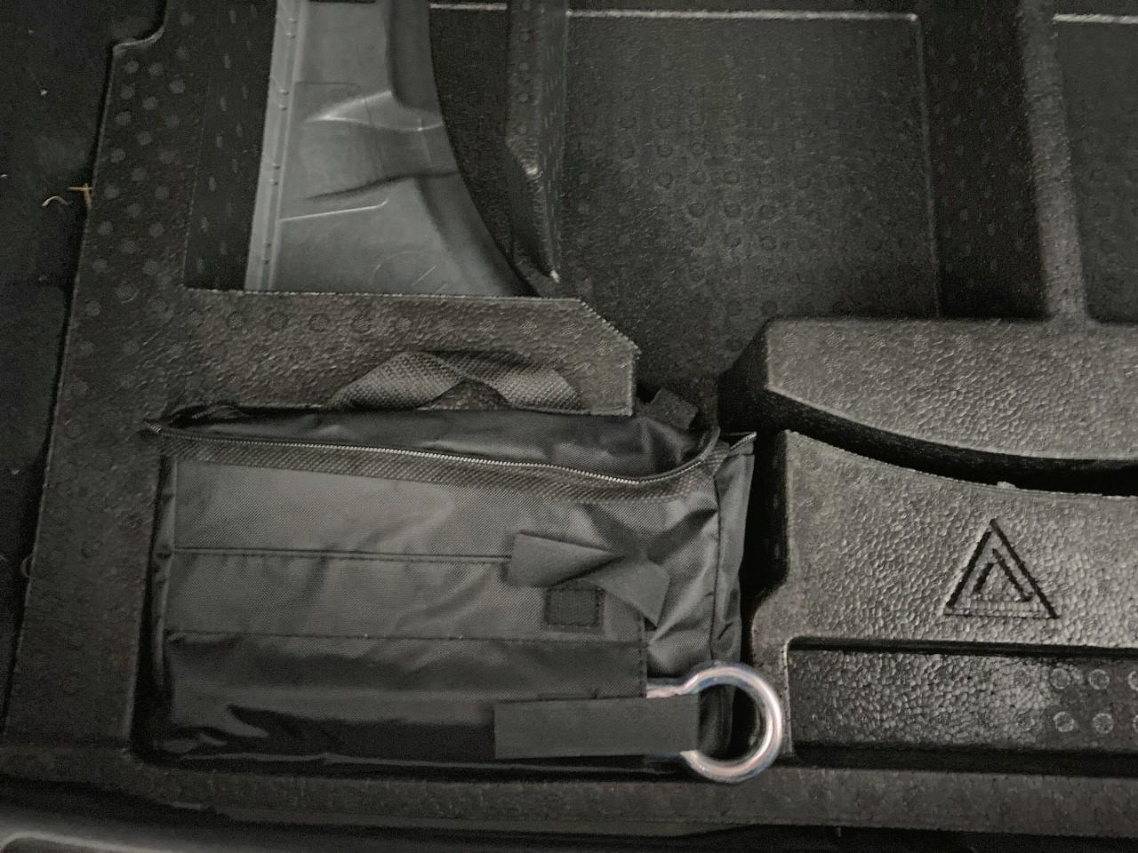 Peugeot 408 hybrid 145 e-dcs6 gt — photo 16