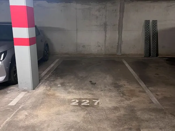 Loue place de parking