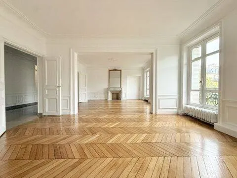Appartement 7 pièces 227 m²