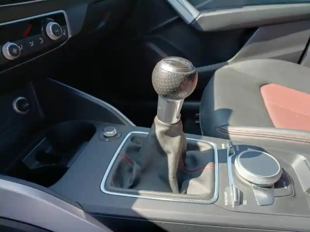 Audi Q2 30 tdi 116 bvm6 — photo 13