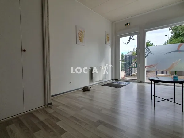 Local professionnel 55 m²