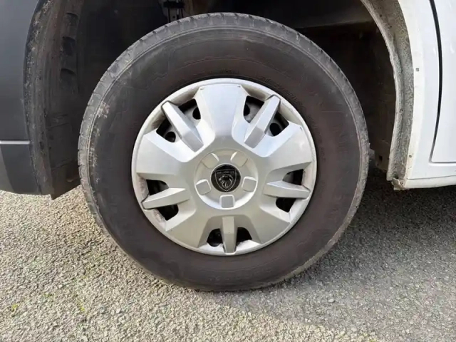 Peugeot Boxer fourgon tole 3.3 t l2h2 140 s&amp;s bvm6 — photo 33
