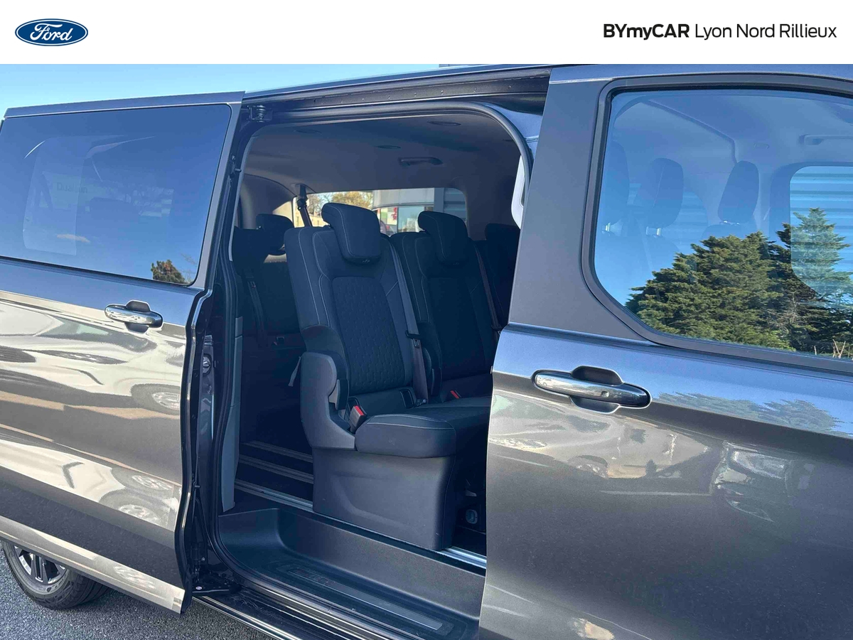 Ford Tourneo Custom 320 L2H1 2.0 EcoBlue 150 ch — photo 22