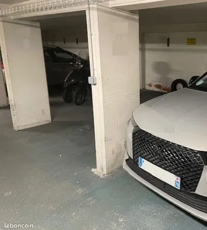 Parking Citadines/Moto Villa Aublet