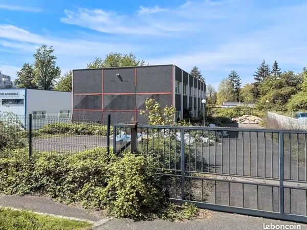 Bureaux à louer - Plusieurs surfaces disponibles : 15, 20 et 140 m²