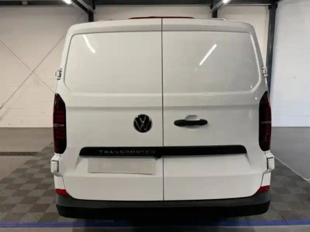 Volkswagen Transporter fg van l1 2.0 tdi 150ch business bva8 — photo 3