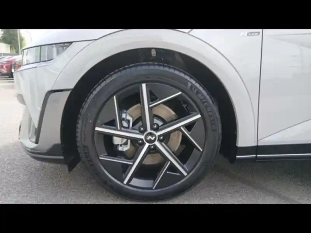 Hyundai Ioniq 5 84 kwh - 229ch n line — photo 9