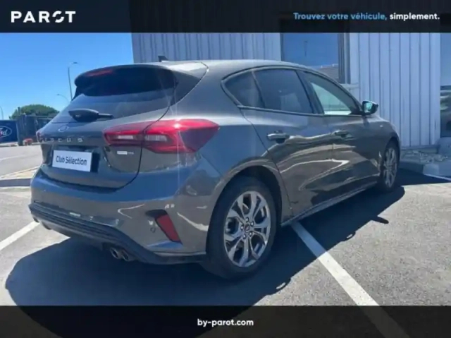 Ford Focus 1.0 flexifuel mhev 125ch st-line x — photo 2