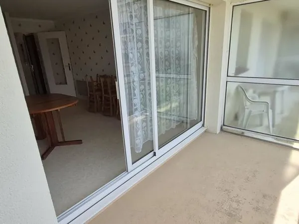 Appartement meublé avec balcon, cave et parking privatif