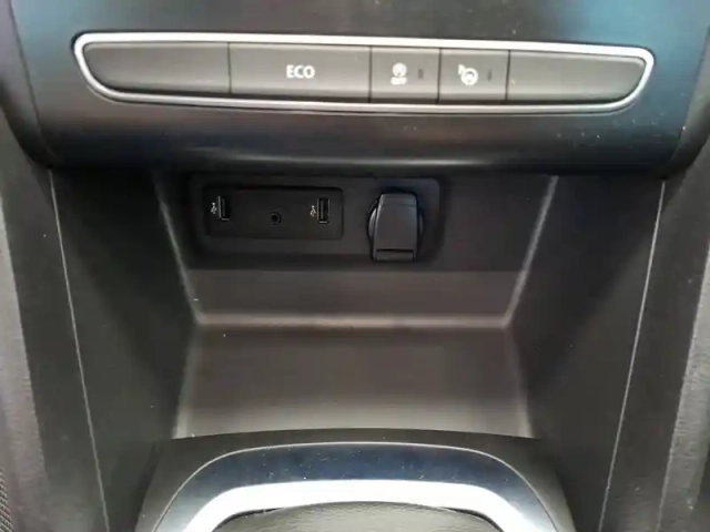Renault Megane mégane iv berline tce 140 fap — photo 56