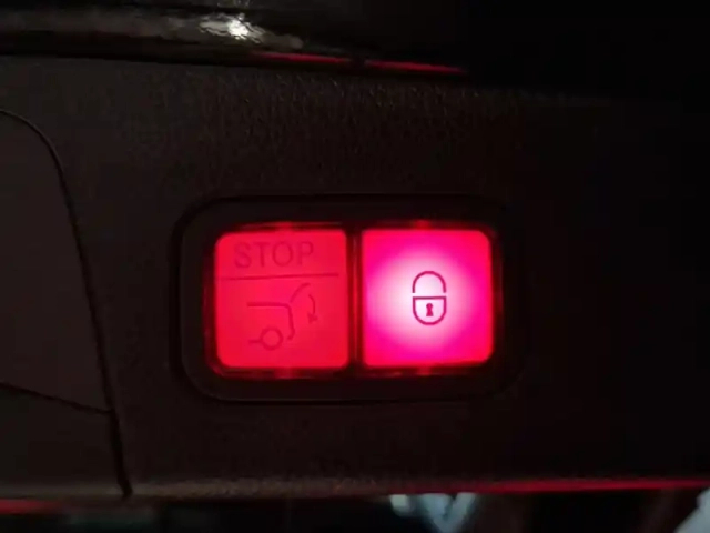 Mercedes Eqa 250+ amg line — photo 15