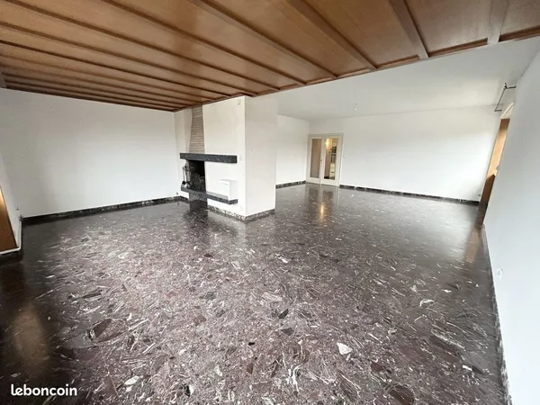 Appartement 6 pièces 222 m²